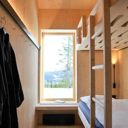 Modern Family With Mountain Views 度假居