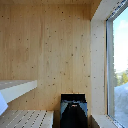 Modern Family With Mountain Views 度假居 *