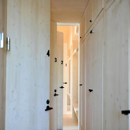 Modern Family With Mountain Views Tatil Evi